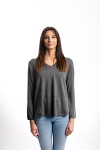 Laden Sie das Bild in den Galerie-Viewer, V-Pullover Oversize