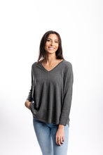 Laden Sie das Bild in den Galerie-Viewer, V-Pullover Oversize