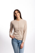 Laden Sie das Bild in den Galerie-Viewer, Rundhals Cardigan