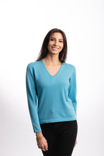 Laden Sie das Bild in den Galerie-Viewer, V-Pullover