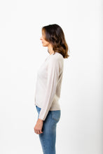 Laden Sie das Bild in den Galerie-Viewer, Rundhals Cardigan