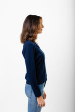Laden Sie das Bild in den Galerie-Viewer, V-Pullover
