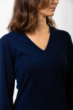 Laden Sie das Bild in den Galerie-Viewer, V-Pullover