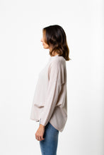 Laden Sie das Bild in den Galerie-Viewer, V-Pullover Oversize