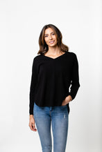 Laden Sie das Bild in den Galerie-Viewer, V-Pullover Oversize