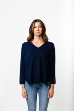 Laden Sie das Bild in den Galerie-Viewer, V-Pullover Oversize