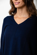 Laden Sie das Bild in den Galerie-Viewer, V-Pullover Oversize