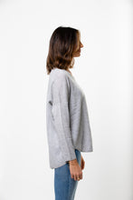 Laden Sie das Bild in den Galerie-Viewer, V-Pullover Oversize