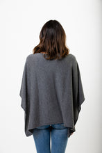 Laden Sie das Bild in den Galerie-Viewer, Poncho