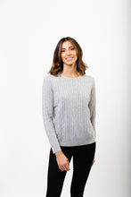 Laden Sie das Bild in den Galerie-Viewer, Zopfmuster Pullover
