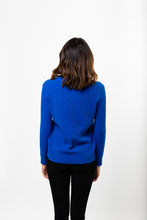 Laden Sie das Bild in den Galerie-Viewer, Zopfmuster Pullover