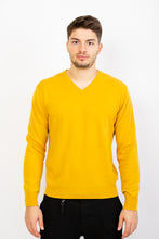 Laden Sie das Bild in den Galerie-Viewer, V-Pullover