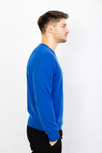 Laden Sie das Bild in den Galerie-Viewer, V-Pullover