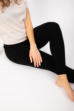 Laden Sie das Bild in den Galerie-Viewer, Cashmere Leggings