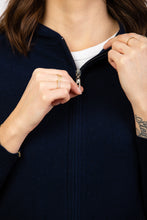 Laden Sie das Bild in den Galerie-Viewer, Hoodie