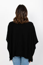 Laden Sie das Bild in den Galerie-Viewer, Poncho