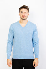 Laden Sie das Bild in den Galerie-Viewer, V-Pullover