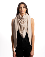 Laden Sie das Bild in den Galerie-Viewer, Dreieckstuch
