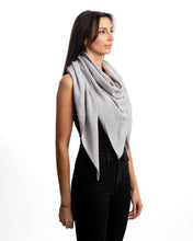 Laden Sie das Bild in den Galerie-Viewer, Dreieckstuch
