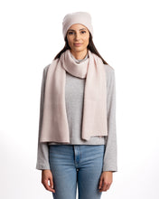 Load image into Gallery viewer, Ribbed long knitted scarf
