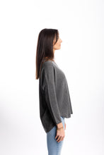 Laden Sie das Bild in den Galerie-Viewer, V-Pullover Oversize
